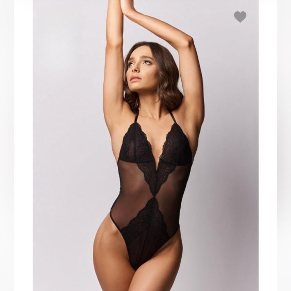 Victoria's Secret Medium Sheer Lace Teddy Thong Bodysuit Deep V Front